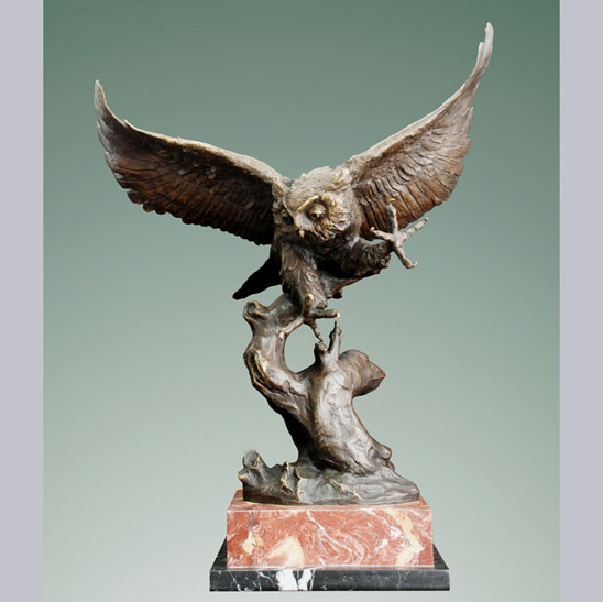 Bronze Owl in Flight - Click Image to Close